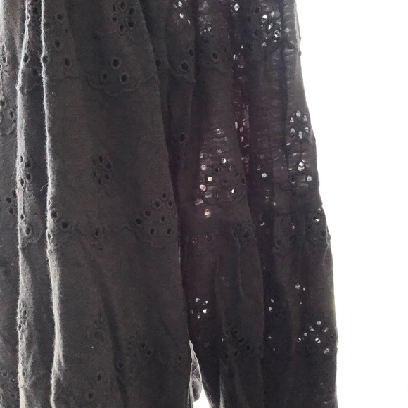 Lucky brand off the shoulder (or not) eyelet top - Picture 4 of 7